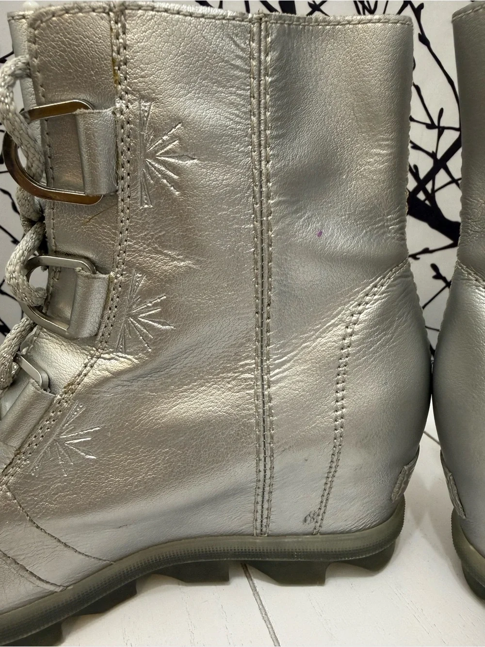 Sorel Disney X Joan of Arctic Frozen Youth Size 3 Silver Lace Wedge Boots